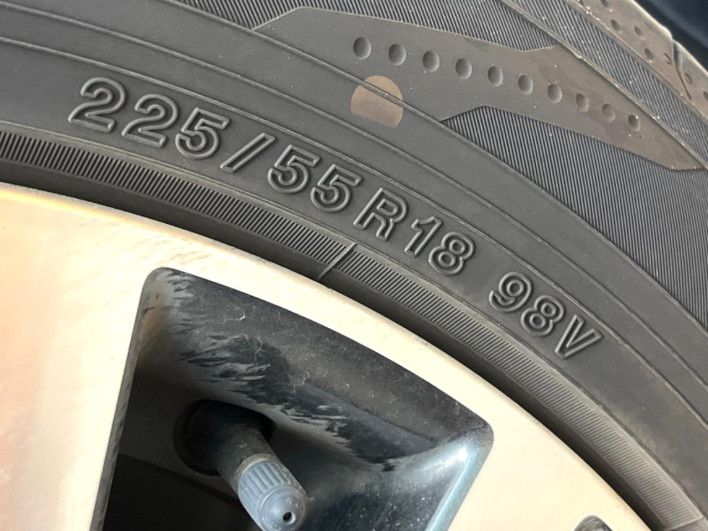 2016 Nissan Elgrand DBA-TE52 (UW-6a13f11098f9c)[26]