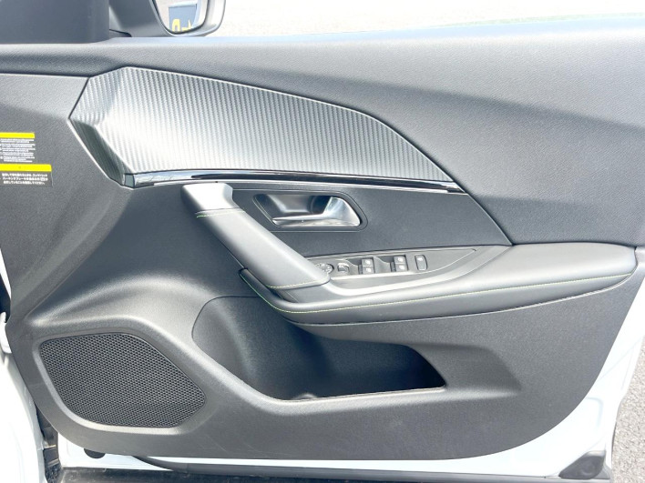2025 Peugeot 2008 3DA-P24YH01 (UW-6a13f1232966d)[26]