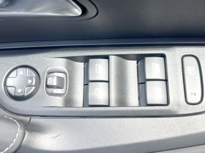 2025 Peugeot 2008 3DA-P24YH01 (UW-6a13f1232966d)[29]