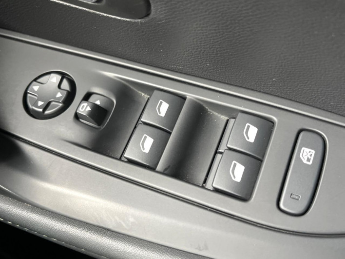 2022 Peugeot 208 5BA-P21HN05 (UW-6a13f123696d6)[4]