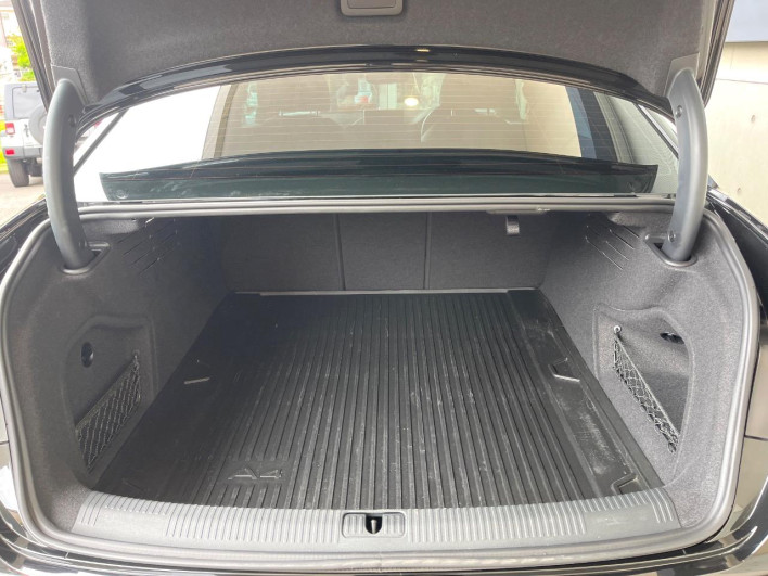 2019 Audi A4 DBA-8WCYRF (UW-6a13f126db52c)[13]