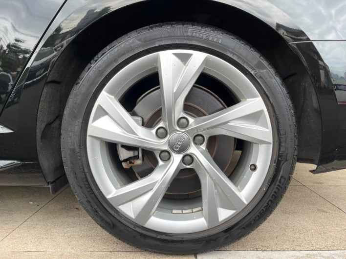 2019 Audi A4 DBA-8WCYRF (UW-6a13f126db52c)[16]