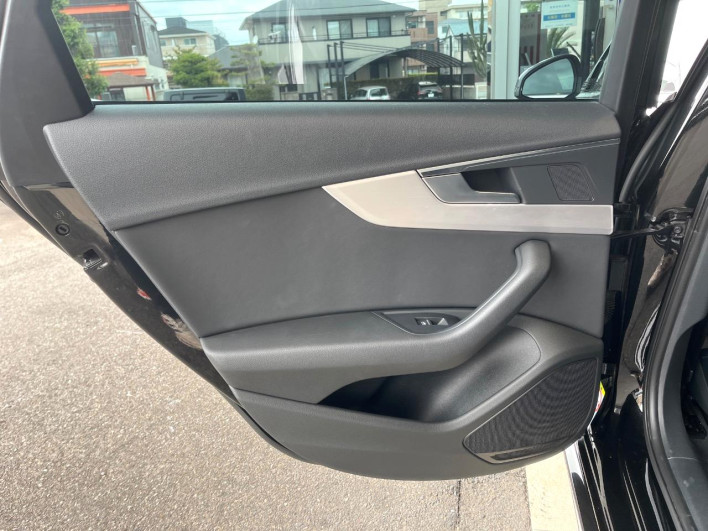 2019 Audi A4 DBA-8WCYRF (UW-6a13f126db52c)[20]