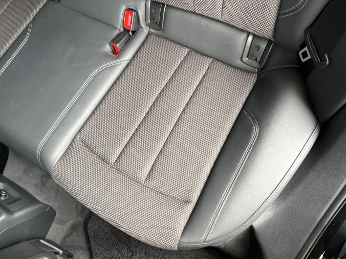 2019 Audi A4 DBA-8WCYRF (UW-6a13f126db52c)[21]