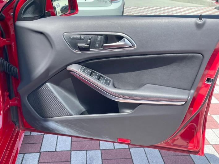 2015 Mercedes Benz A Class DBA-176046 (UW-6a13f12a960c0)[5]