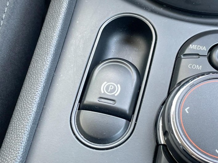 2019 Rover Mini LDA-LR20 (UW-6a13f12e85c4f)[14]