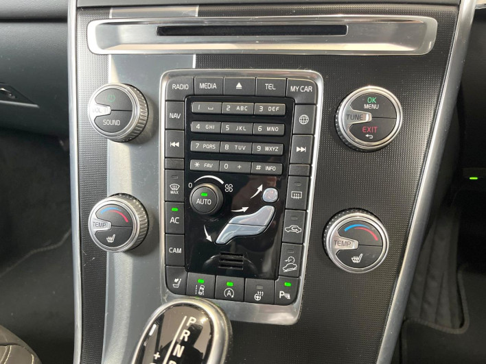 2017 Volvo XC60 DBA-DB420XC (UW-6a13f131c2052)[10]
