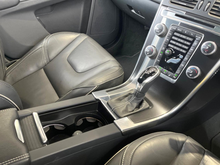 2017 Volvo XC60 DBA-DB420XC (UW-6a13f131c2052)[8]