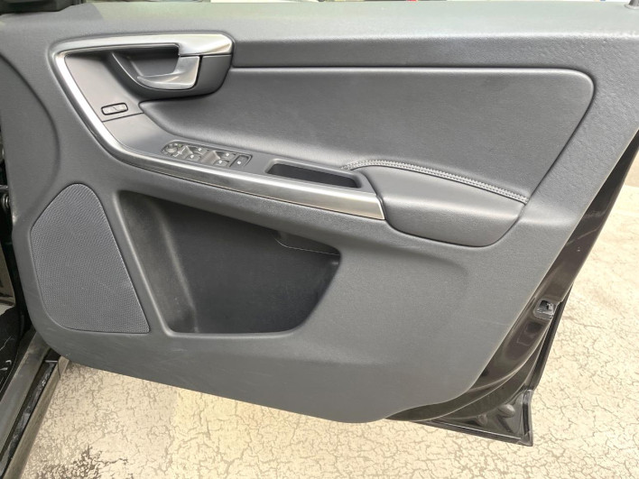 2017 Volvo XC60 DBA-DB420XC (UW-6a13f131c2052)[24]