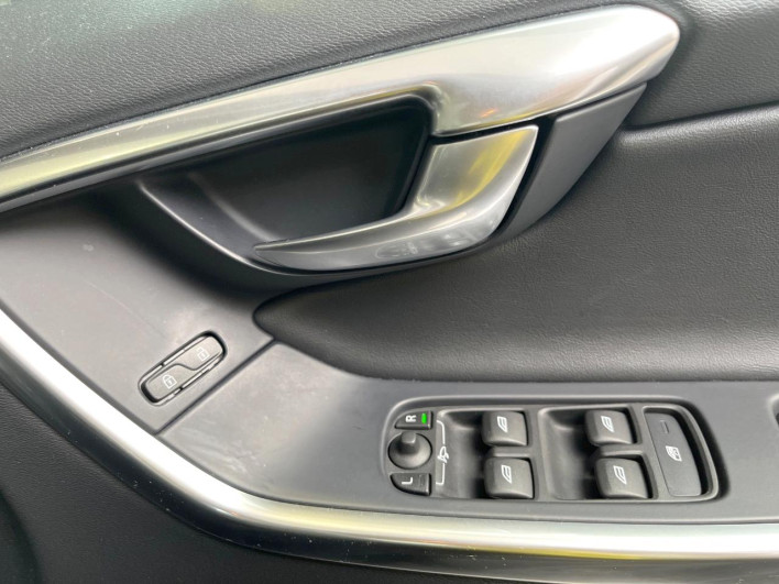 2017 Volvo XC60 DBA-DB420XC (UW-6a13f131c2052)[21]