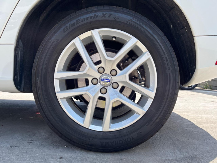 2017 Volvo XC60 LDA-DD4204TXC (UW-6a13f1328a58b)[18]