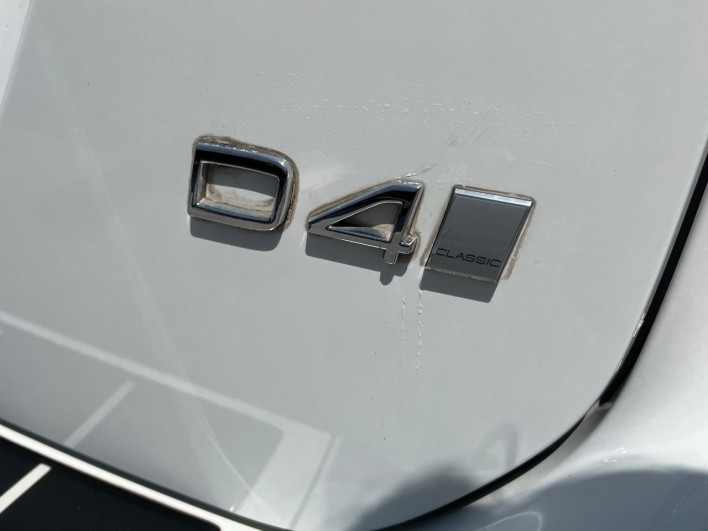 2017 Volvo XC60 LDA-DD4204TXC (UW-6a13f1328a58b)[19]