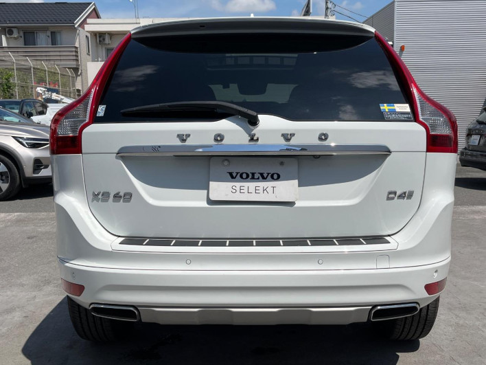 2017 Volvo XC60 LDA-DD4204TXC (UW-6a13f1328a58b)[8]