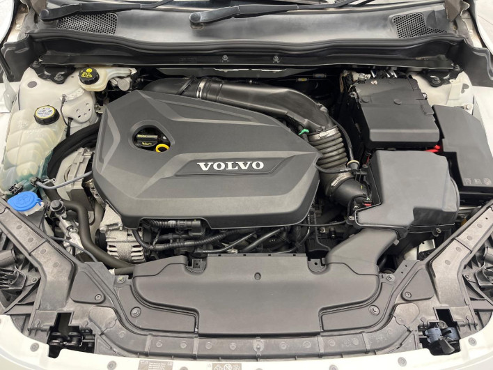 2014 Volvo V40 DBA-MB4164T (UW-6a13f1335d0dc)[4]
