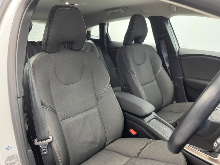 2014 Volvo V40 DBA-MB4164T (UW-6a13f1335d0dc)[7]