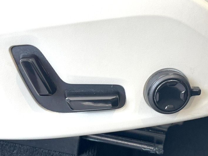 2020 Volvo XC60 5AA-UB420TXCM (UW-6a13f134270f3)[25]