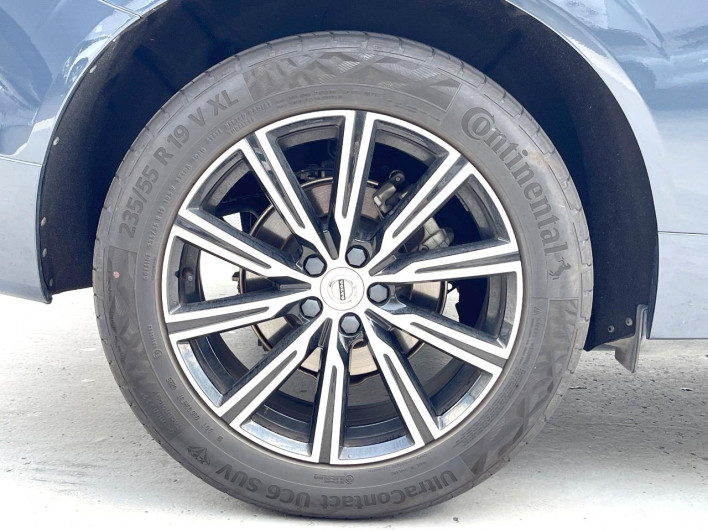 2020 Volvo XC60 5AA-UB420TXCM (UW-6a13f134270f3)[12]