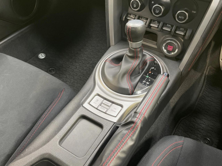 2013 Toyota 86 DBA-ZN6 (UW-6a13f1385d576)[29]