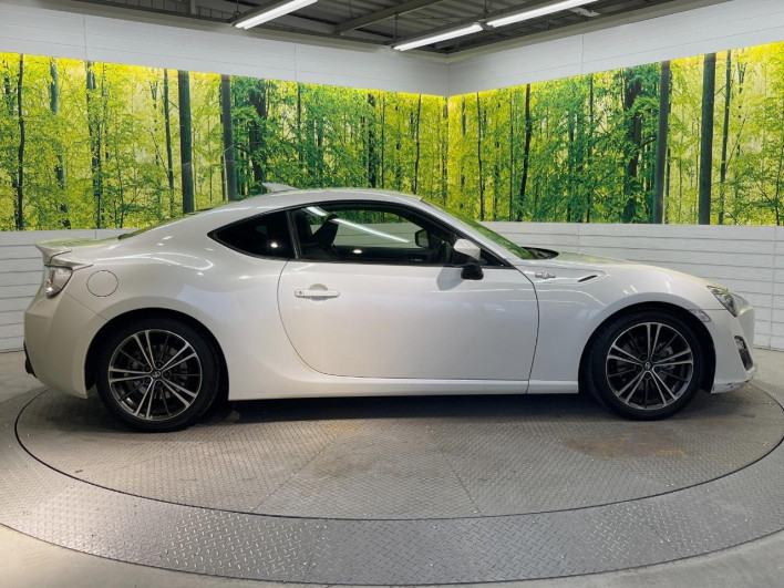 2013 Toyota 86 DBA-ZN6 (UW-6a13f1385d576)[17]