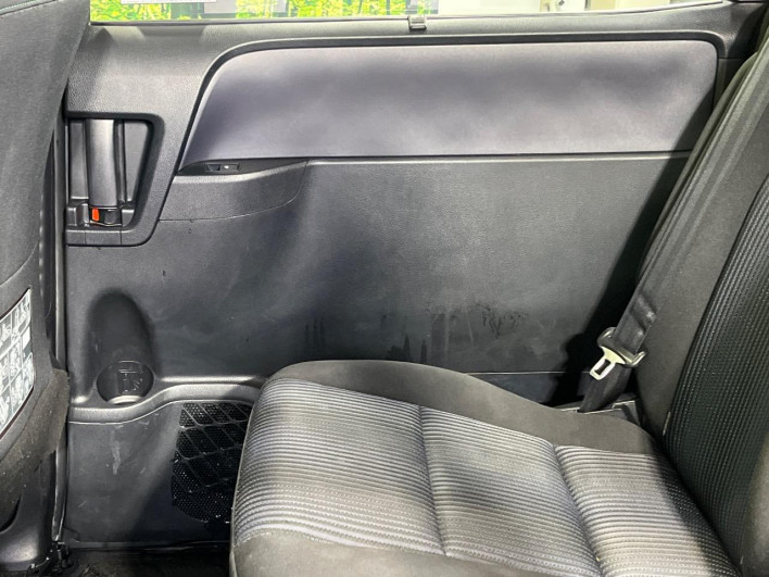 2014 Toyota Voxy DBA-ZRR80W (UW-6a13f13a6ee8f)[22]