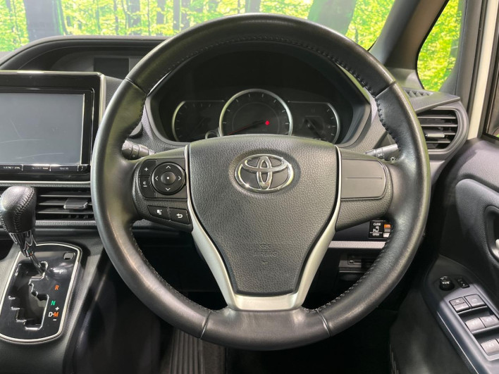 2014 Toyota Voxy DBA-ZRR80W (UW-6a13f13a6ee8f)[24]