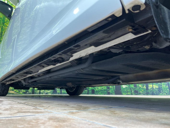 2014 Toyota Voxy DBA-ZRR80W (UW-6a13f13a6ee8f)[9]