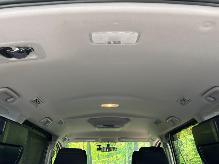 2014 Toyota Voxy DBA-ZRR80W (UW-6a13f13a6ee8f)[6]