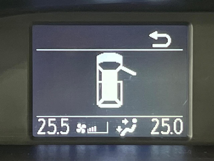 2014 Toyota Voxy DBA-ZRR80W (UW-6a13f13a6ee8f)[26]