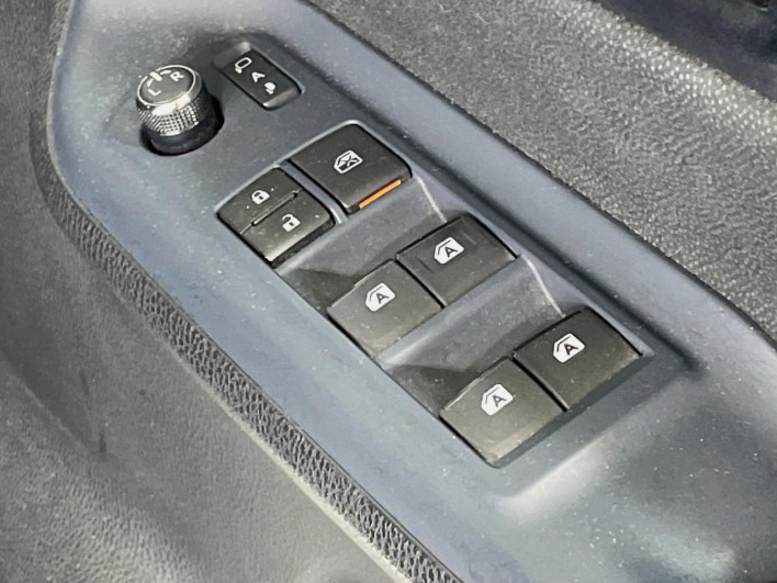 2016 Toyota Noah DBA-ZRR80G (UW-6a13f13cbf442)[26]