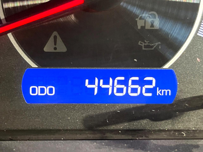 2017 Toyota Noah DBA-ZRR80W (UW-6a13f13f060a1)[2]