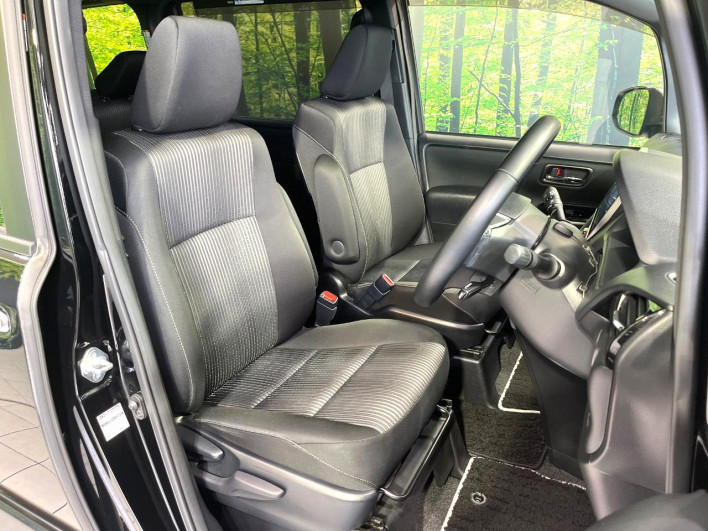 2020 Toyota Voxy 3BA-ZRR80W (UW-6a13f141d041b)[21]