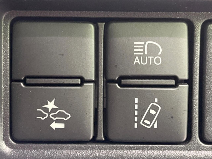 2021 Toyota Noah 3BA-ZRR80W (UW-6a13f14312d54)[24]