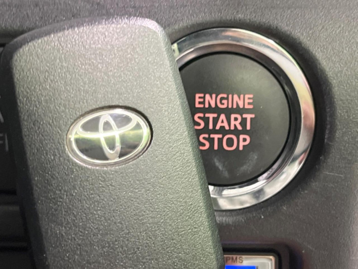 2021 Toyota Noah 3BA-ZRR80W (UW-6a13f14312d54)[21]