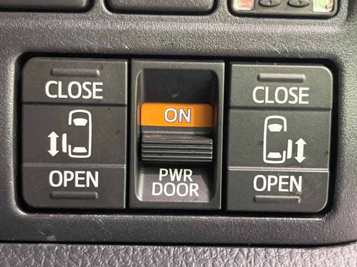 2021 Toyota Noah 3BA-ZRR80W (UW-6a13f14312d54)[25]