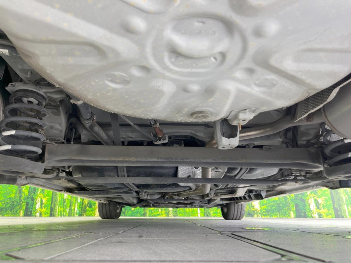2013 Toyota Prius α DAA-ZVW41W (UW-6a13f14bf06f3)[23]