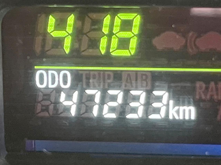 2013 Toyota Prius α DAA-ZVW41W (UW-6a13f14bf06f3)[2]
