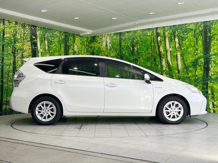 2013 Toyota Prius α DAA-ZVW41W (UW-6a13f14bf06f3)[9]