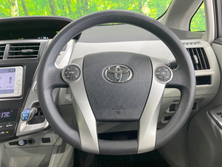 2013 Toyota Prius α DAA-ZVW41W (UW-6a13f14bf06f3)[26]
