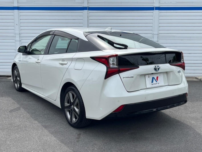 2020 Toyota Prius DAA-ZVW51 (UW-6a13f14e760d4)[22]