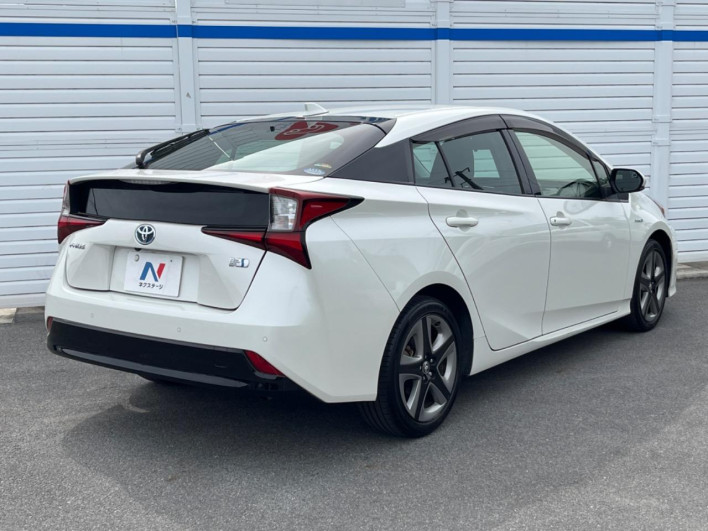2020 Toyota Prius DAA-ZVW51 (UW-6a13f14e760d4)[20]