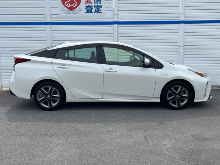 2020 Toyota Prius DAA-ZVW51 (UW-6a13f14e760d4)[19]