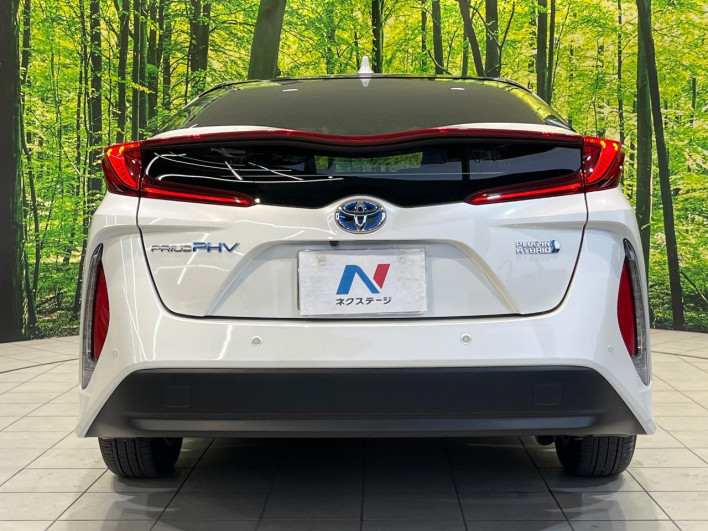 2017 Toyota Prius PHV DLA-ZVW52 (UW-6a13f14fc005d)[24]