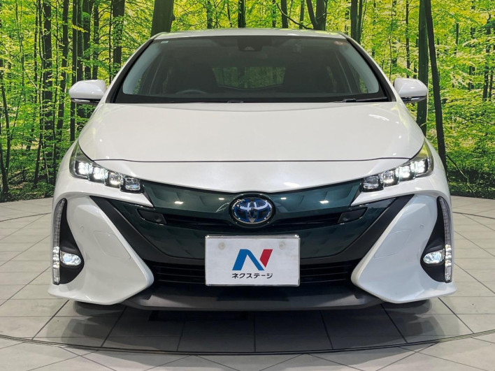 2017 Toyota Prius PHV DLA-ZVW52 (UW-6a13f14fc005d)[23]