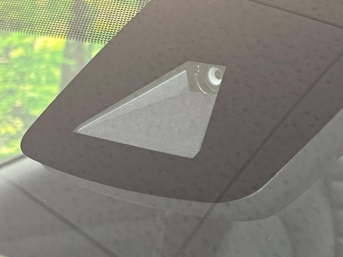 2017 Toyota Prius PHV DLA-ZVW52 (UW-6a13f14fc005d)[10]