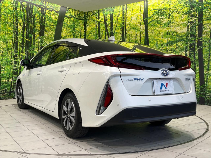2017 Toyota Prius PHV DLA-ZVW52 (UW-6a13f14fc005d)[21]