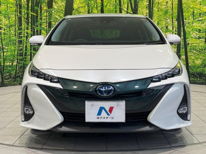2017 Toyota Prius PHV DLA-ZVW52 (UW-6a13f14fc005d)[16]