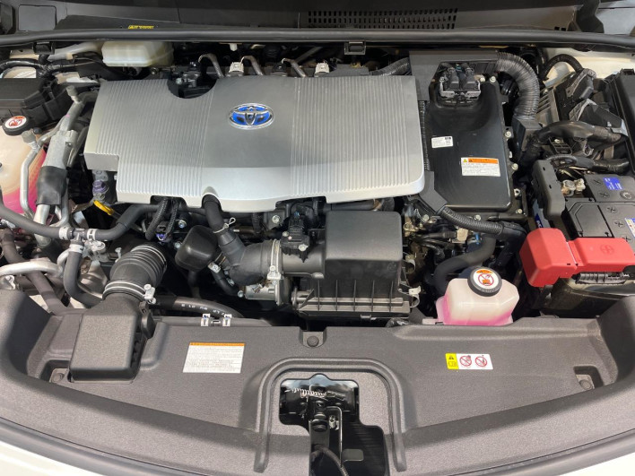 2017 Toyota Prius PHV DLA-ZVW52 (UW-6a13f14fc005d)[13]