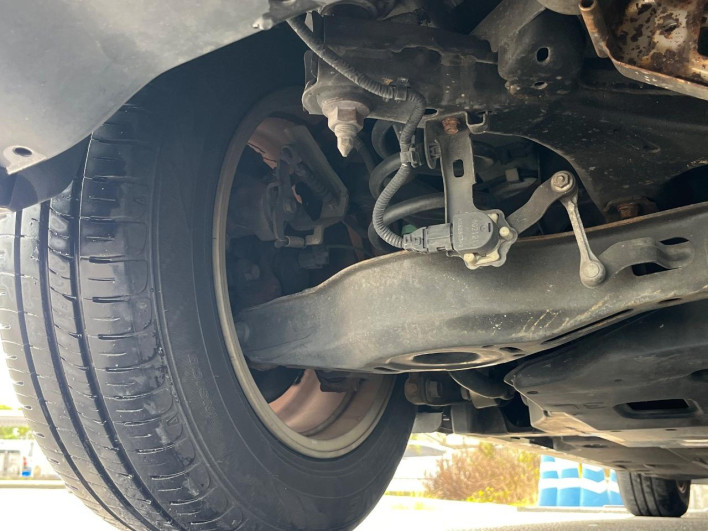 2018 Toyota Prius PHV DLA-ZVW52 (UW-6a13f14ff1140)[18]