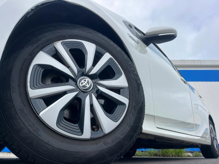 2018 Toyota Prius PHV DLA-ZVW52 (UW-6a13f14ff1140)[6]