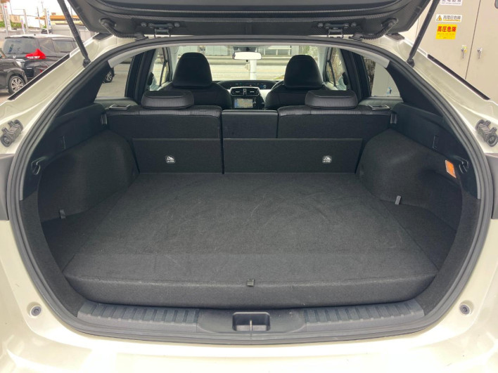 2018 Toyota Prius PHV DLA-ZVW52 (UW-6a13f14ff1140)[26]
